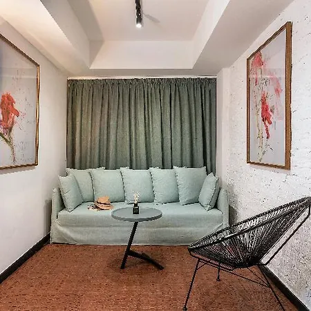 Hotel Nin&bau Sarri 2 3*